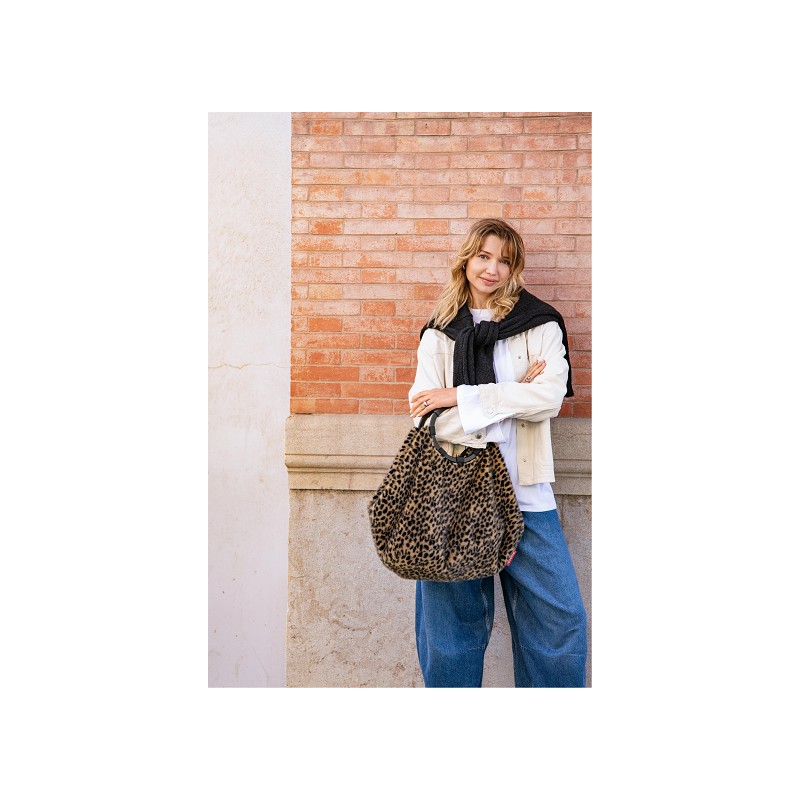 reisenthel loopbag hobo leo fake fur