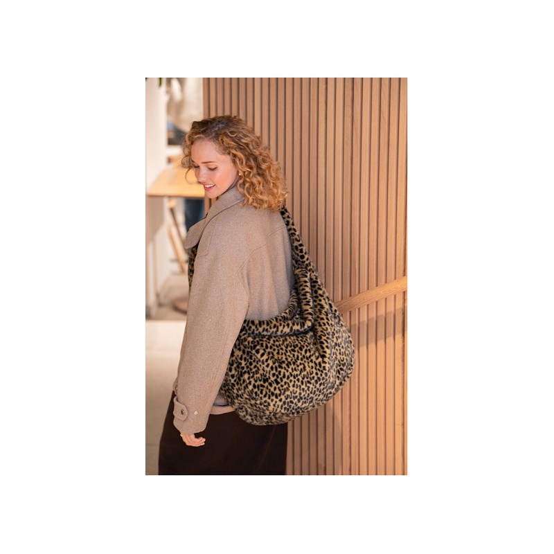 reisenthel moonbag leo fake fur